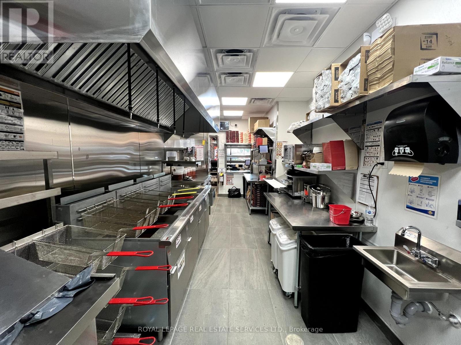 












1650 BATH ROAD

,
Kingston,




Ontario
K7M4X9

