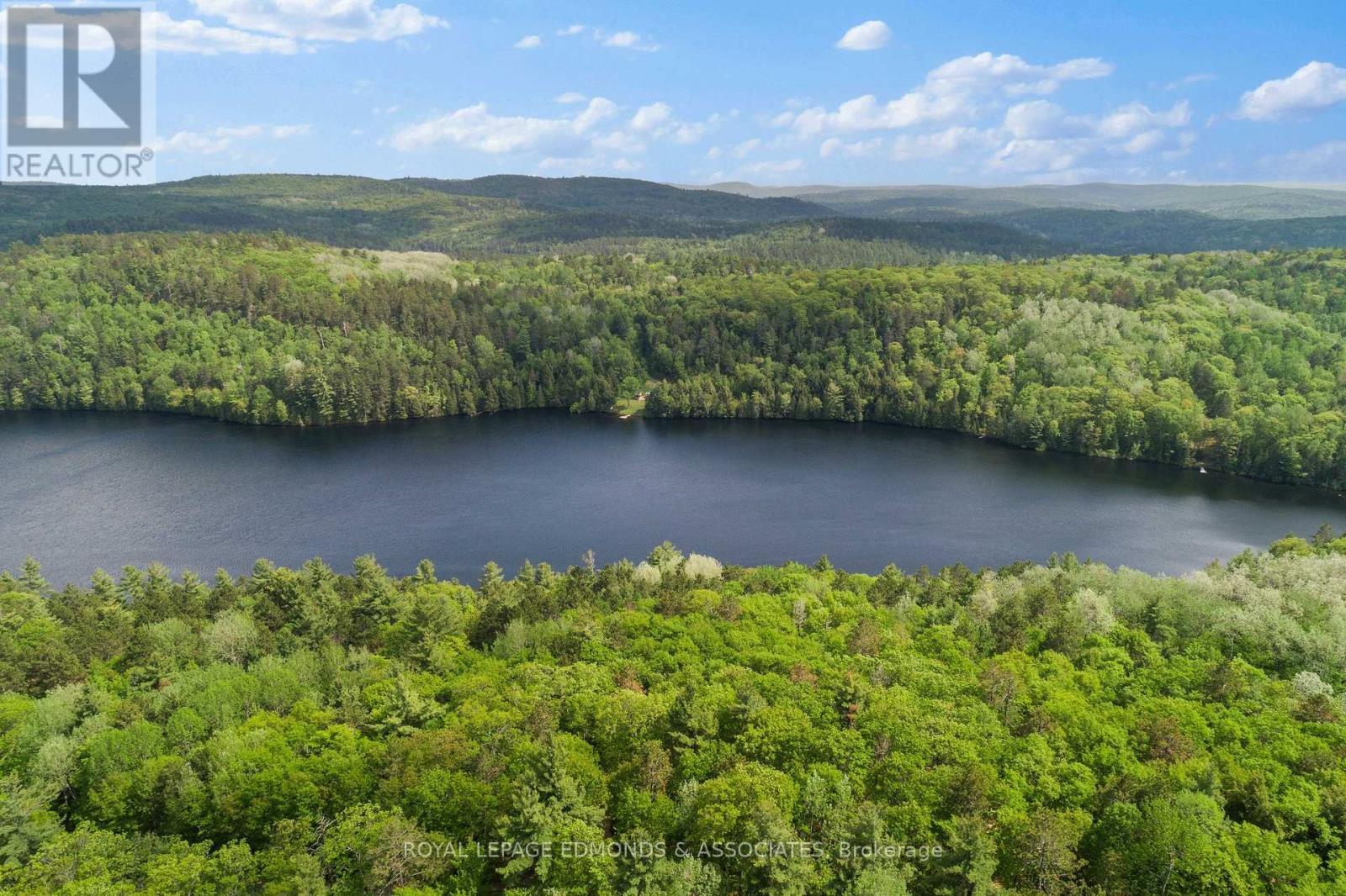 












18993 HIGHWAY 60

,
Madawaska Valley,







Ontario
K0J1B0

