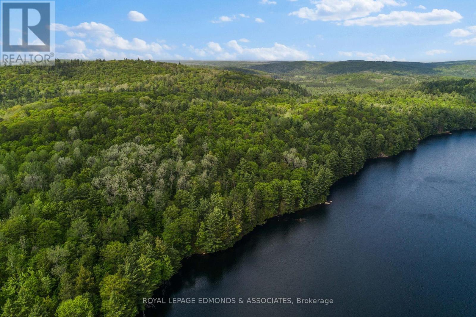 












18993 HIGHWAY 60

,
Madawaska Valley,







Ontario
K0J1B0

