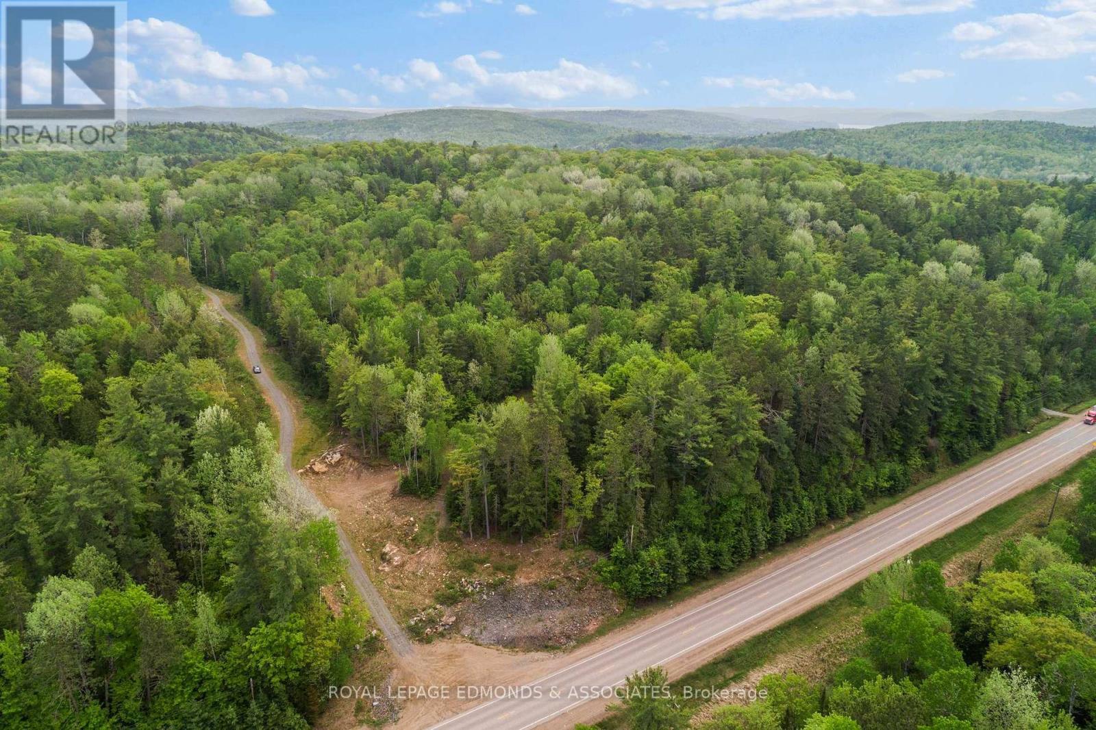 












18993 HIGHWAY 60

,
Madawaska Valley,







Ontario
K0J1B0

