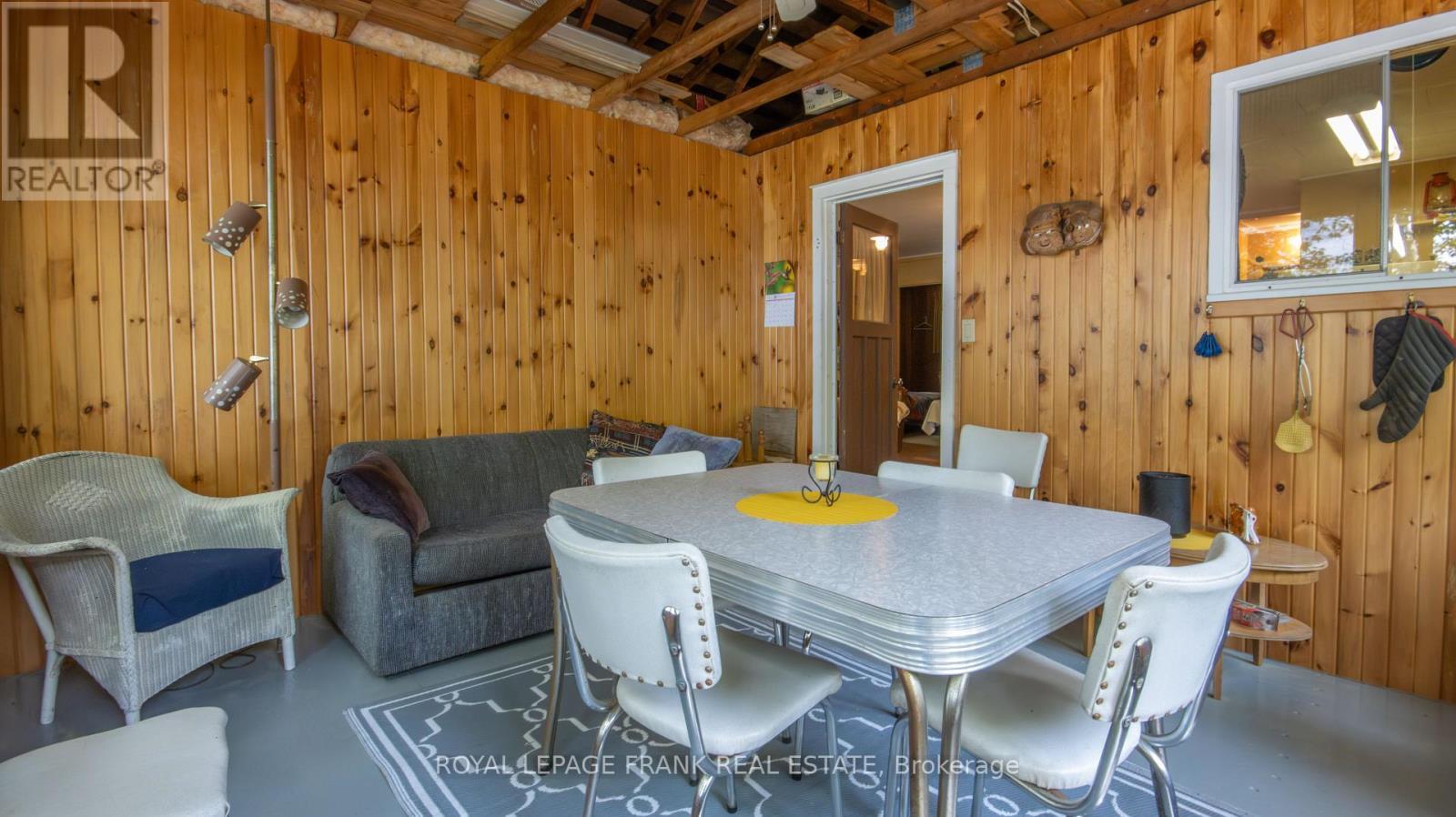 












2160 E HARTSMERE ROAD

,
Addington Highlands (Addington Highlands),




Ontario
K0L2M0

