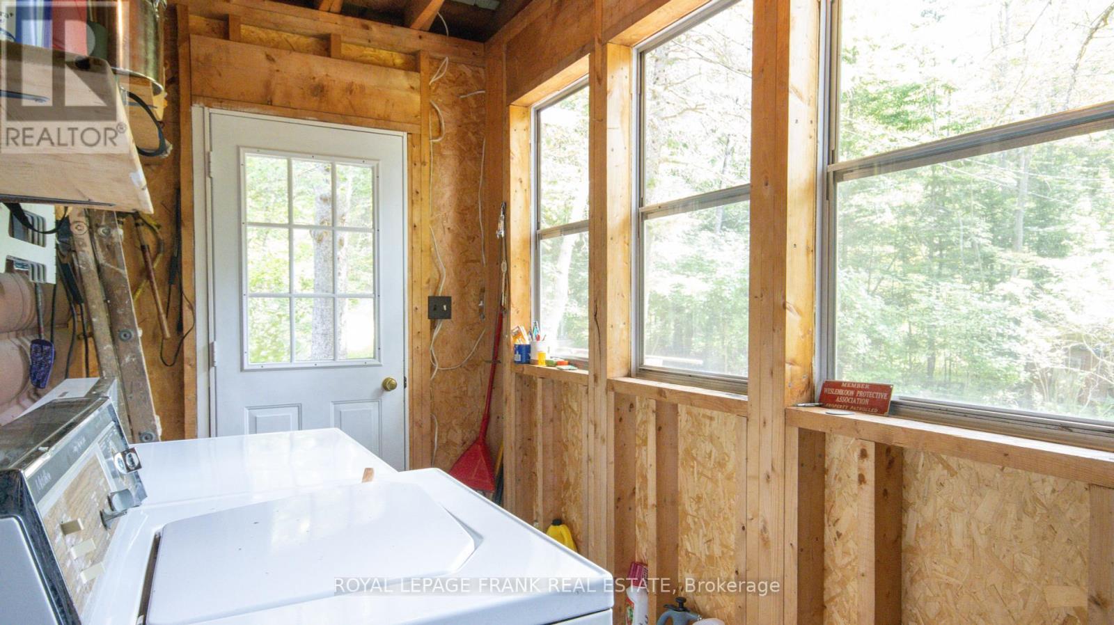 












2160 E HARTSMERE ROAD

,
Addington Highlands (Addington Highlands),




Ontario
K0L2M0

