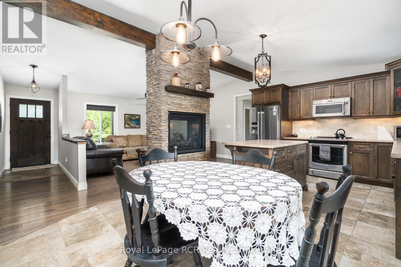 












112 SCOTTS HILL ROAD

,
West Grey,




Ontario
N4N3B8

