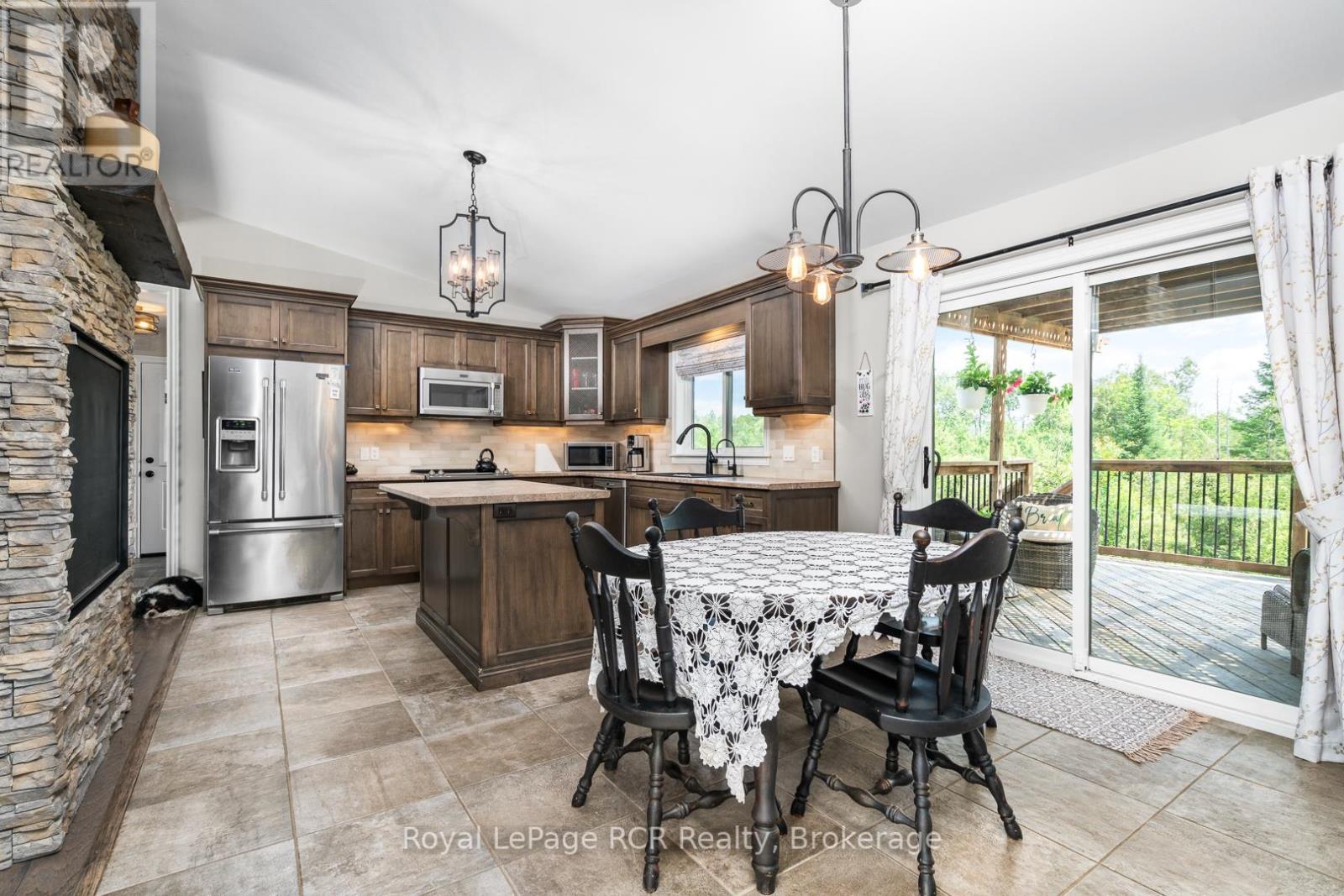 












112 SCOTTS HILL ROAD

,
West Grey,




Ontario
N4N3B8

