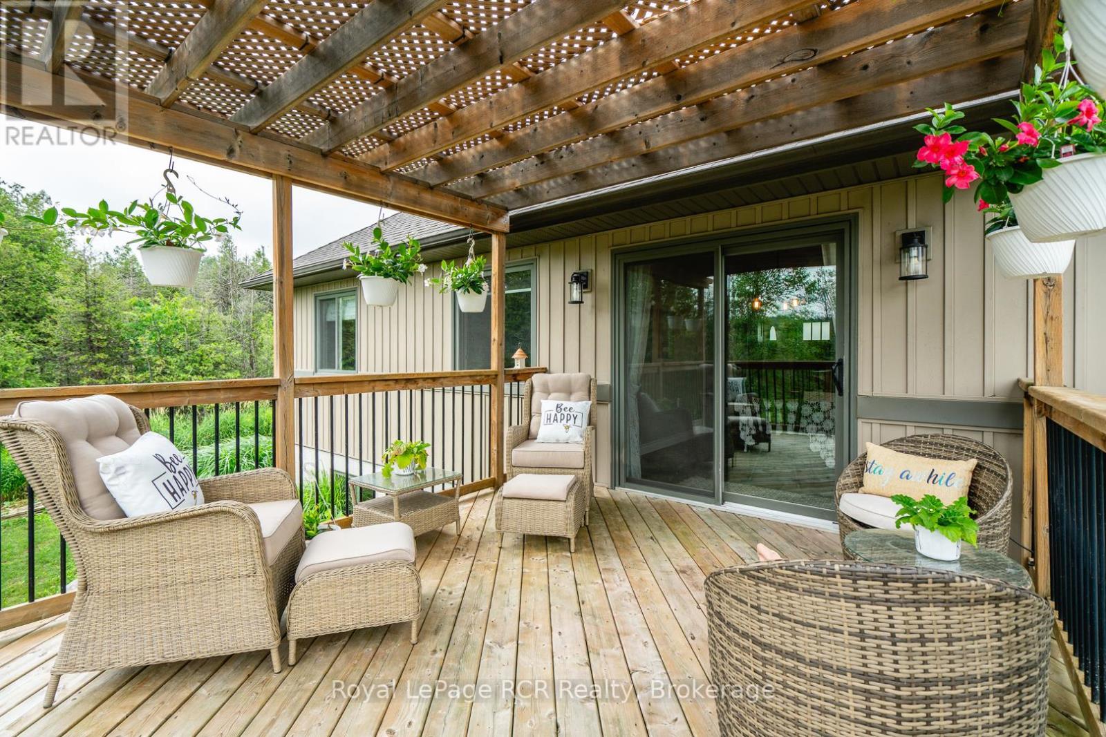 












112 SCOTTS HILL ROAD

,
West Grey,




Ontario
N4N3B8

