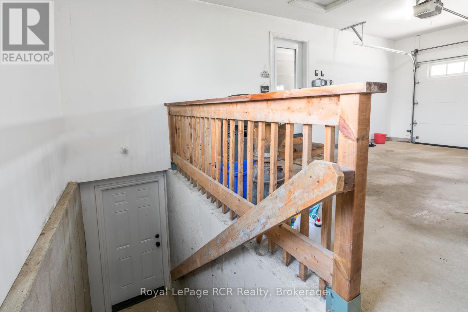 












112 SCOTTS HILL ROAD

,
West Grey,




Ontario
N4N3B8


