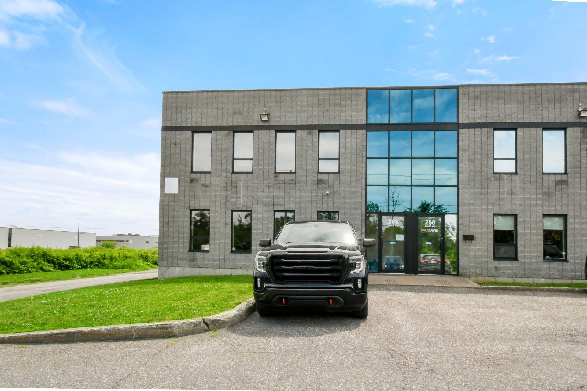 









268


Boul. Pierre-Boursier

, 100,
Châteauguay,




QC
J6J4Z2

