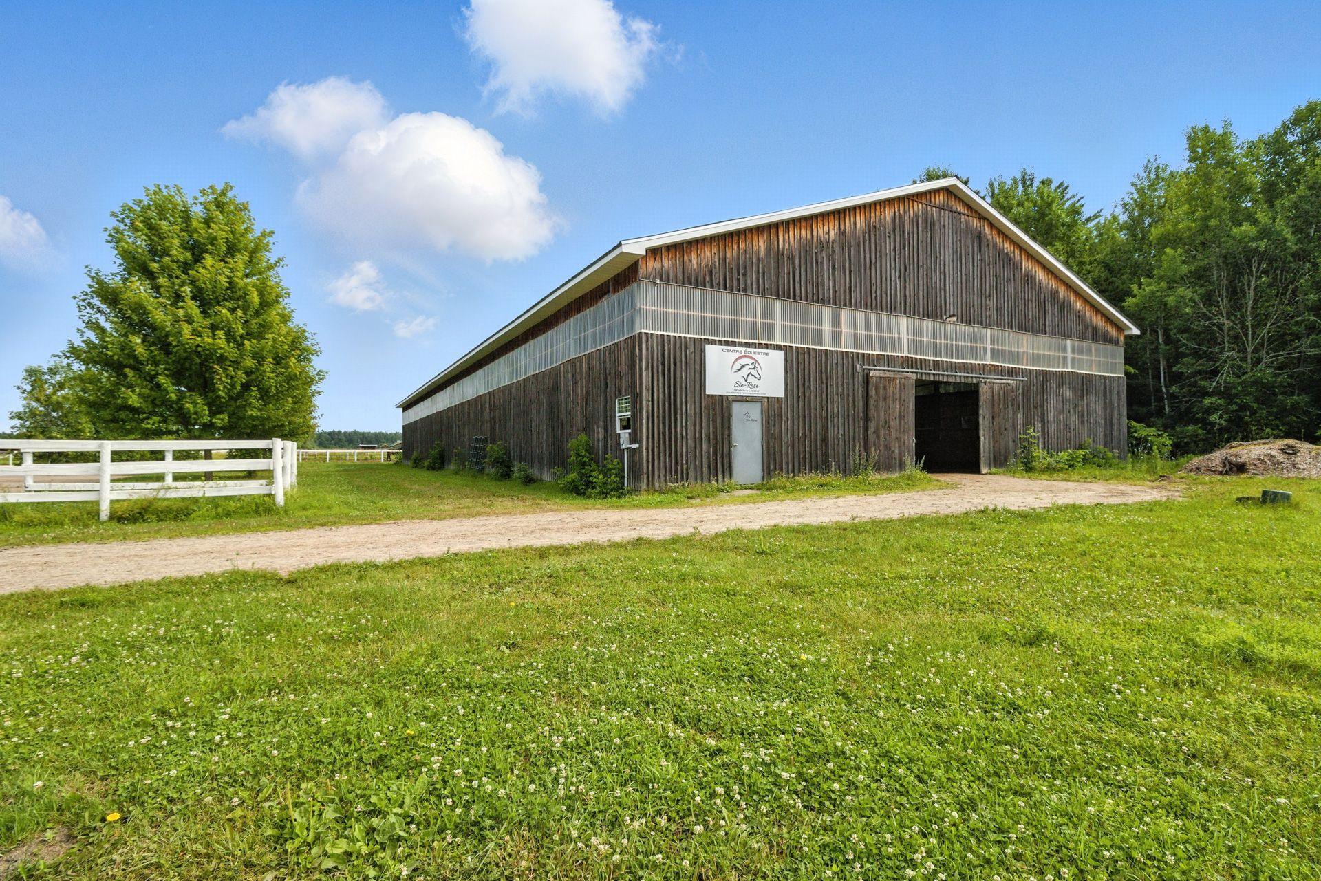 









245


Ch. Dufresne

,
Gatineau (Gatineau),







QC
J8R3C8

