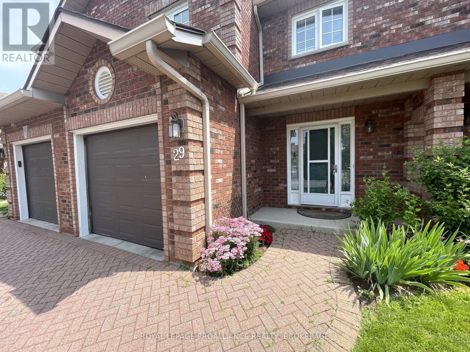 












29 - 1098 KING STREET W

,
Kingston (Central City West),




Ontario
K7M8J1

