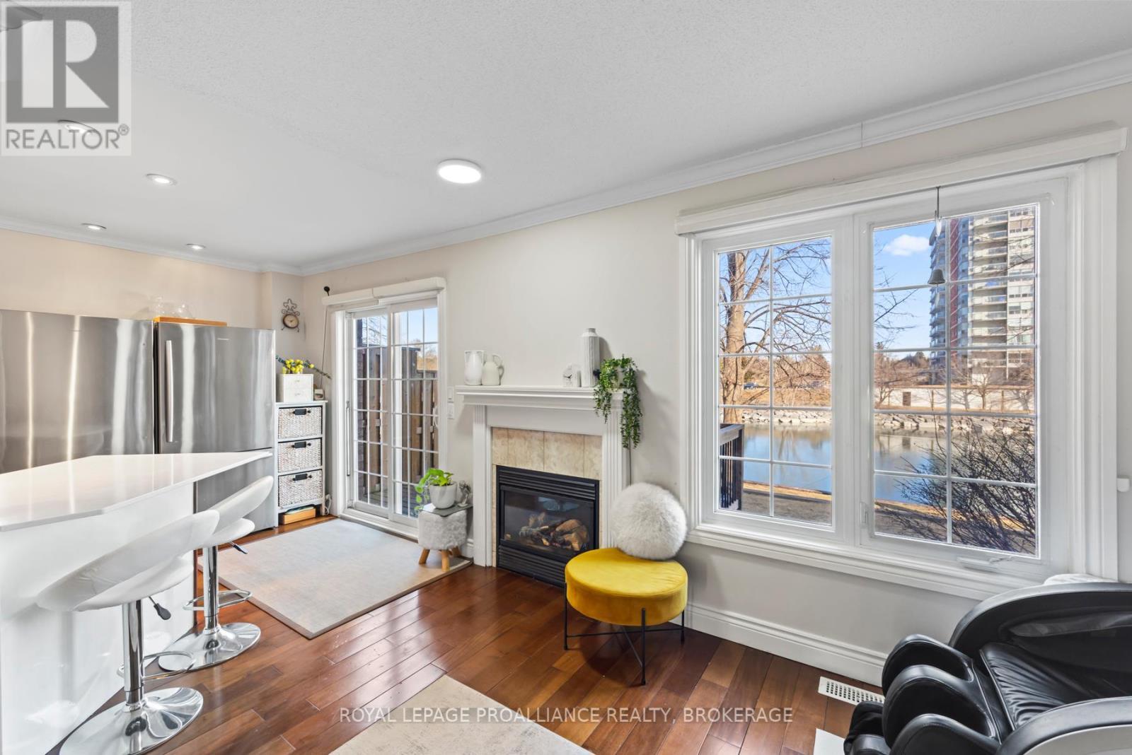 












29 - 1098 KING STREET W

,
Kingston (Central City West),




Ontario
K7M8J1

