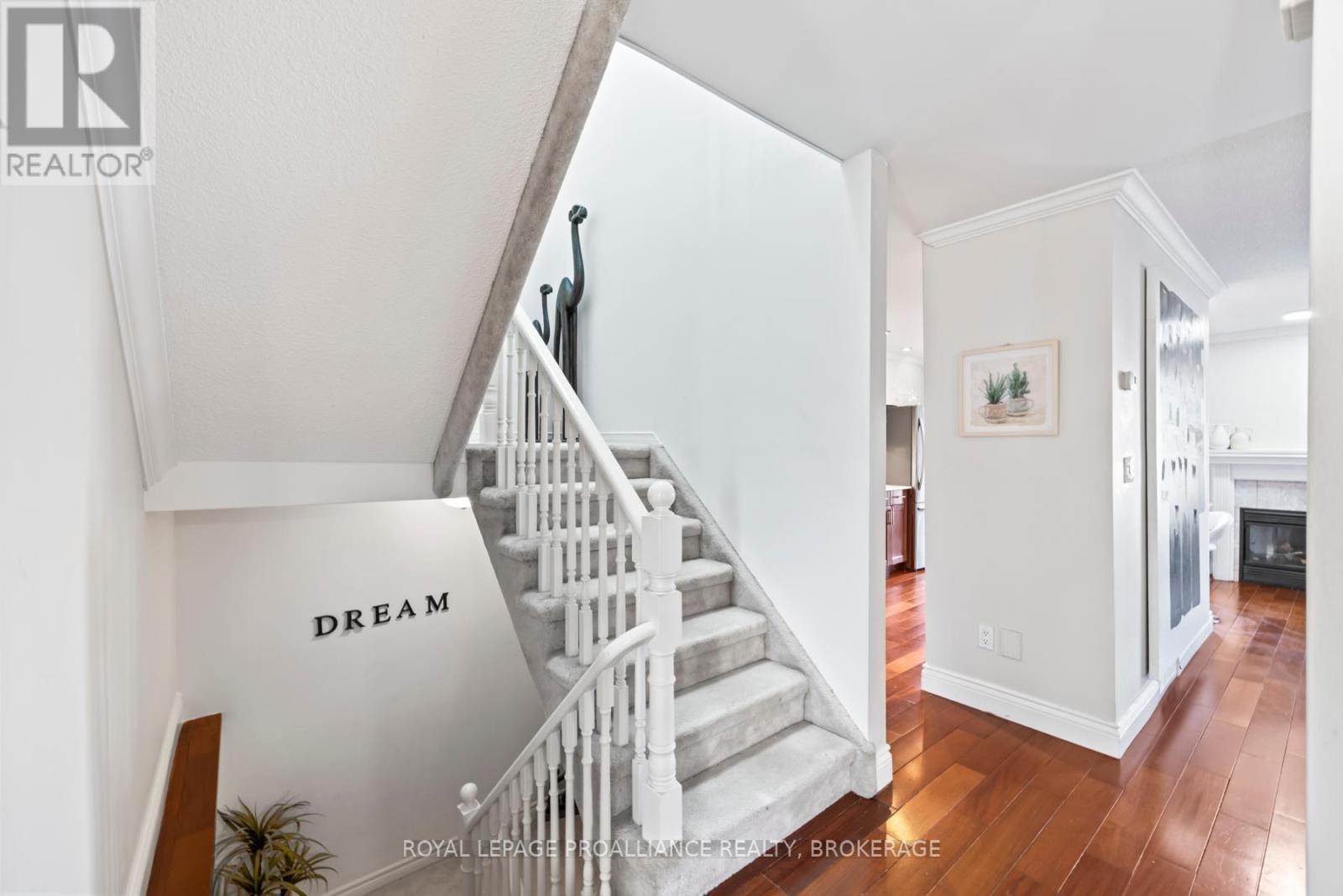 












29 - 1098 KING STREET W

,
Kingston (Central City West),




Ontario
K7M8J1

