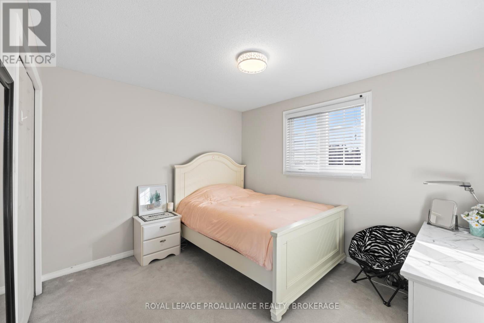 












29 - 1098 KING STREET W

,
Kingston (Central City West),




Ontario
K7M8J1

