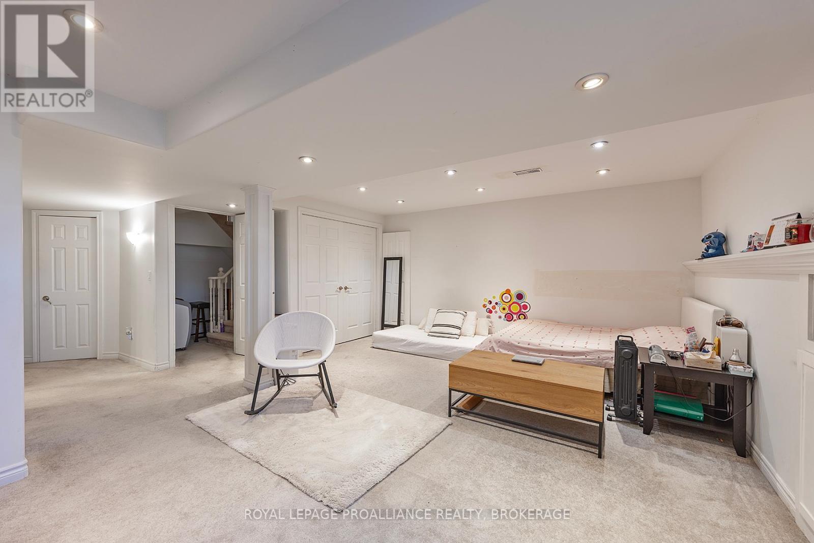












29 - 1098 KING STREET W

,
Kingston (Central City West),




Ontario
K7M8J1

