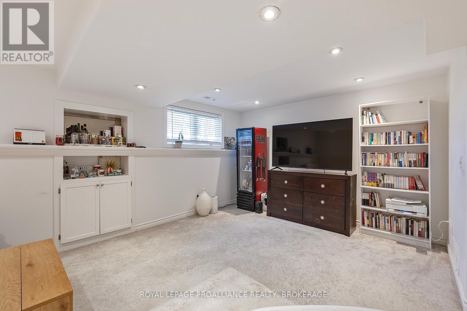 












29 - 1098 KING STREET W

,
Kingston (Central City West),




Ontario
K7M8J1

