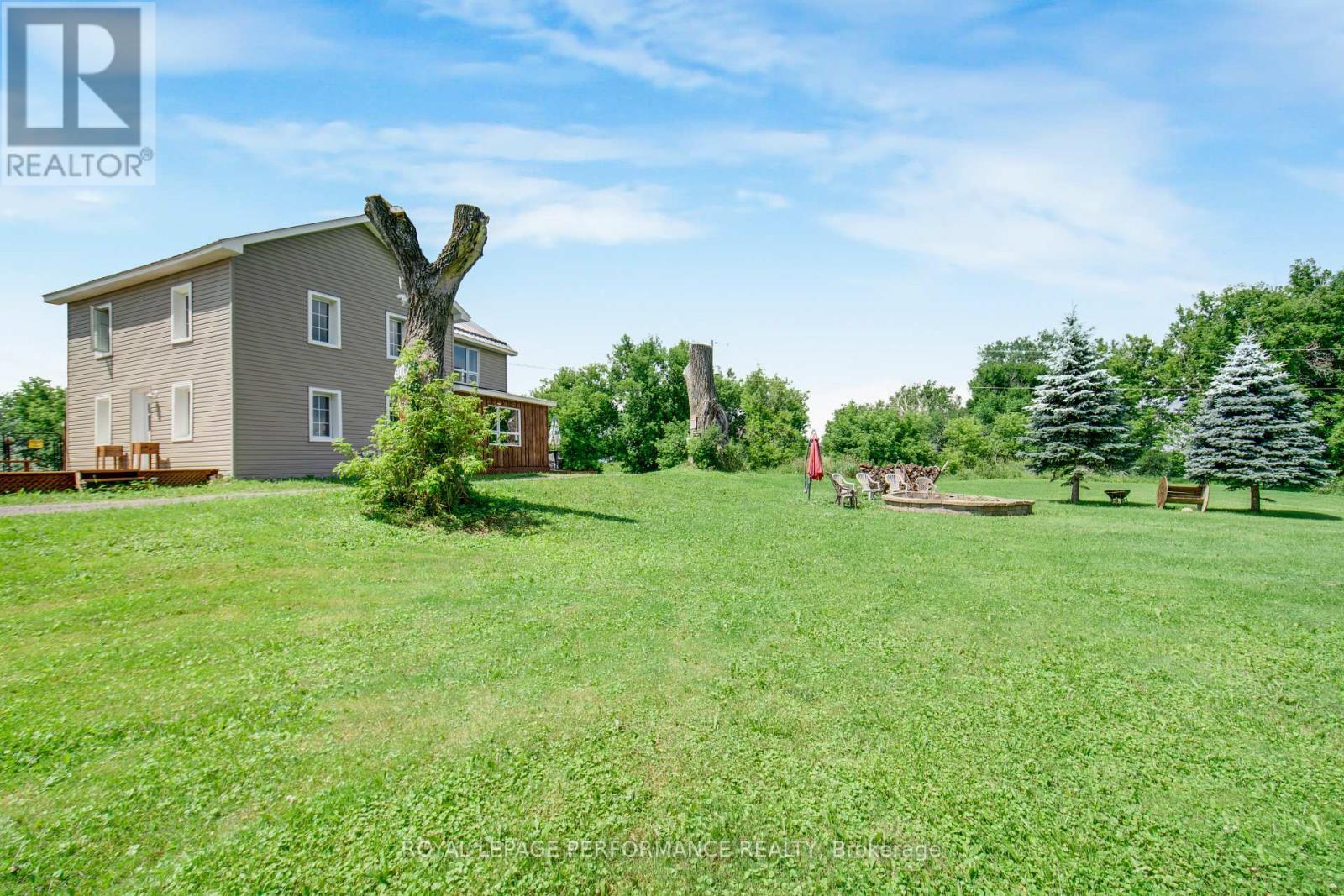 












961 BOUNDARY ROAD N

,
Alfred and Plantagenet,




Ontario
K0B1C0


