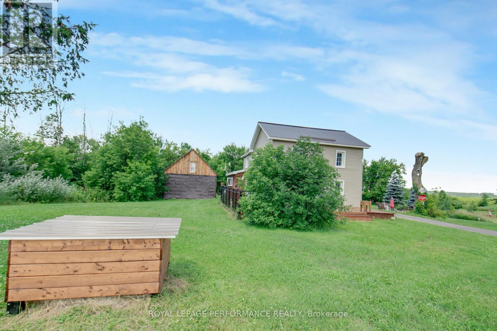 












961 BOUNDARY ROAD N

,
Alfred and Plantagenet,




Ontario
K0B1C0

