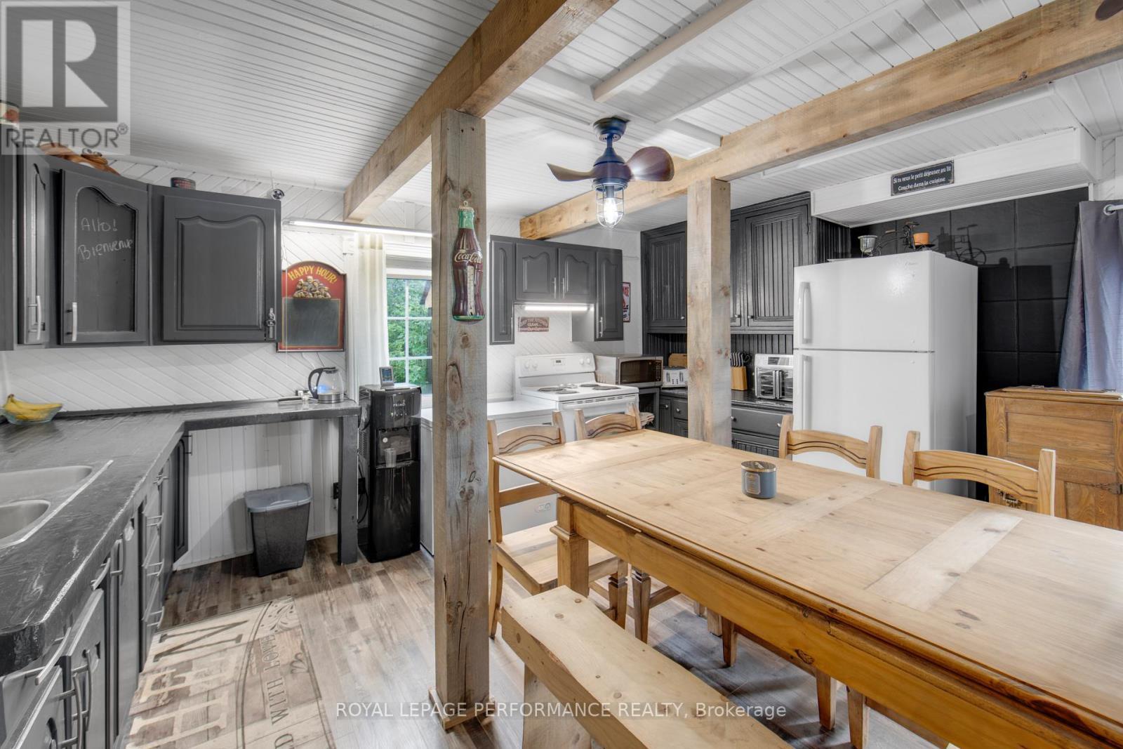 












961 BOUNDARY ROAD N

,
Alfred and Plantagenet,




Ontario
K0B1C0

