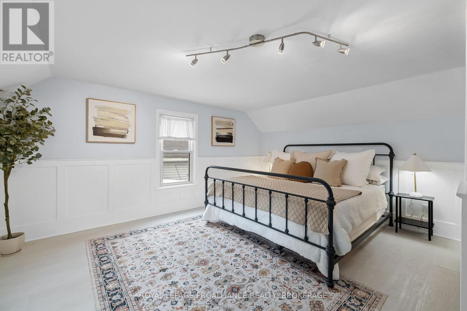 












420 GARDEN STREET

,
Gananoque,




Ontario
K7G1J7

