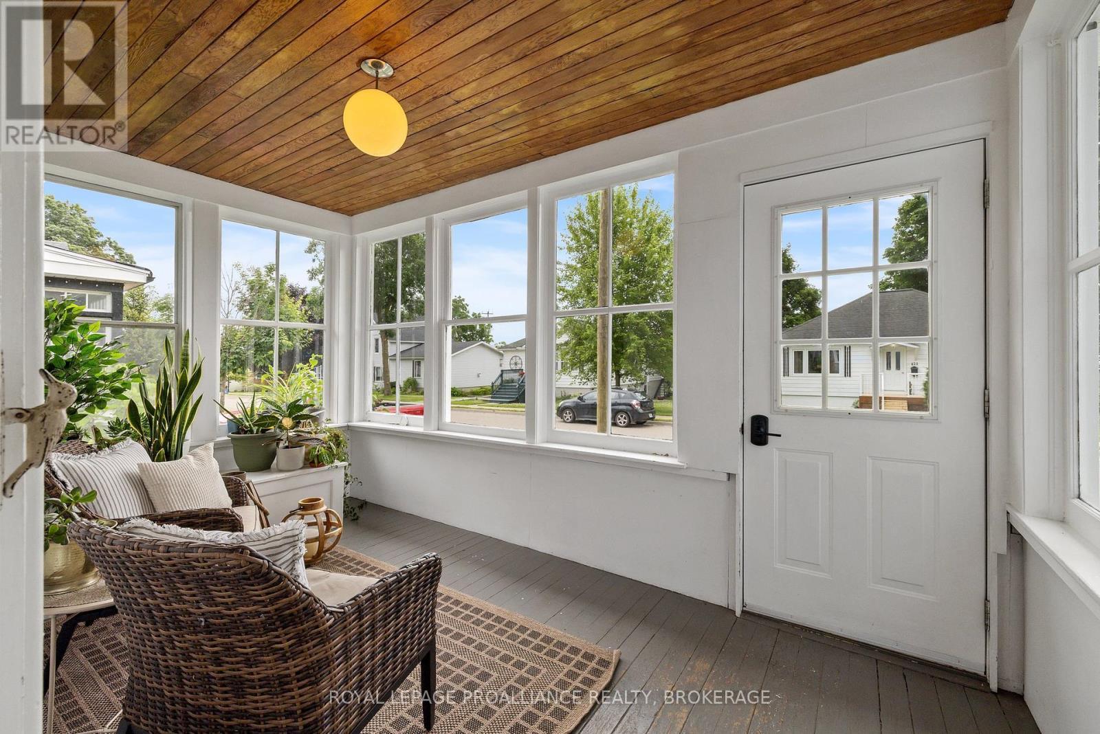 












420 GARDEN STREET

,
Gananoque,




Ontario
K7G1J7

