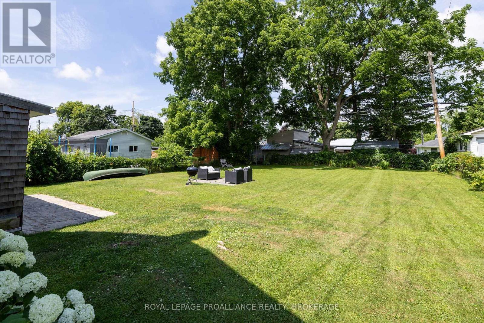 












420 GARDEN STREET

,
Gananoque,




Ontario
K7G1J7

