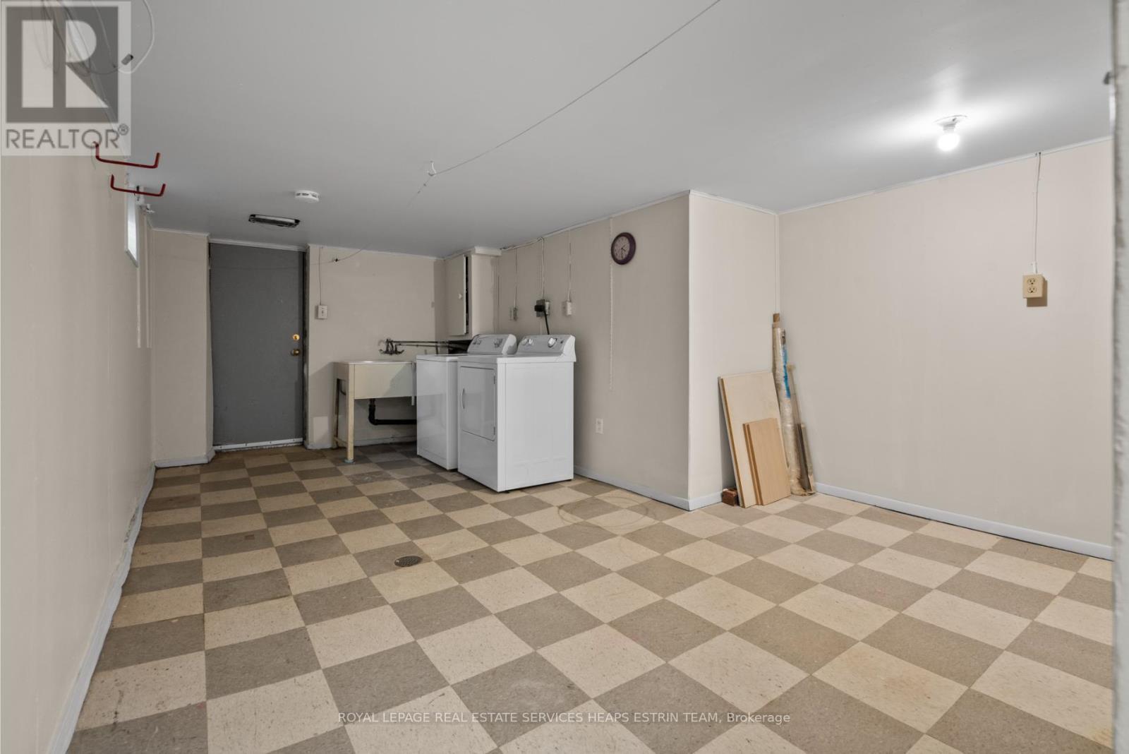 












MAIN - 88 WELLAND AVENUE

,
Toronto,




Ontario
M4T2J2


