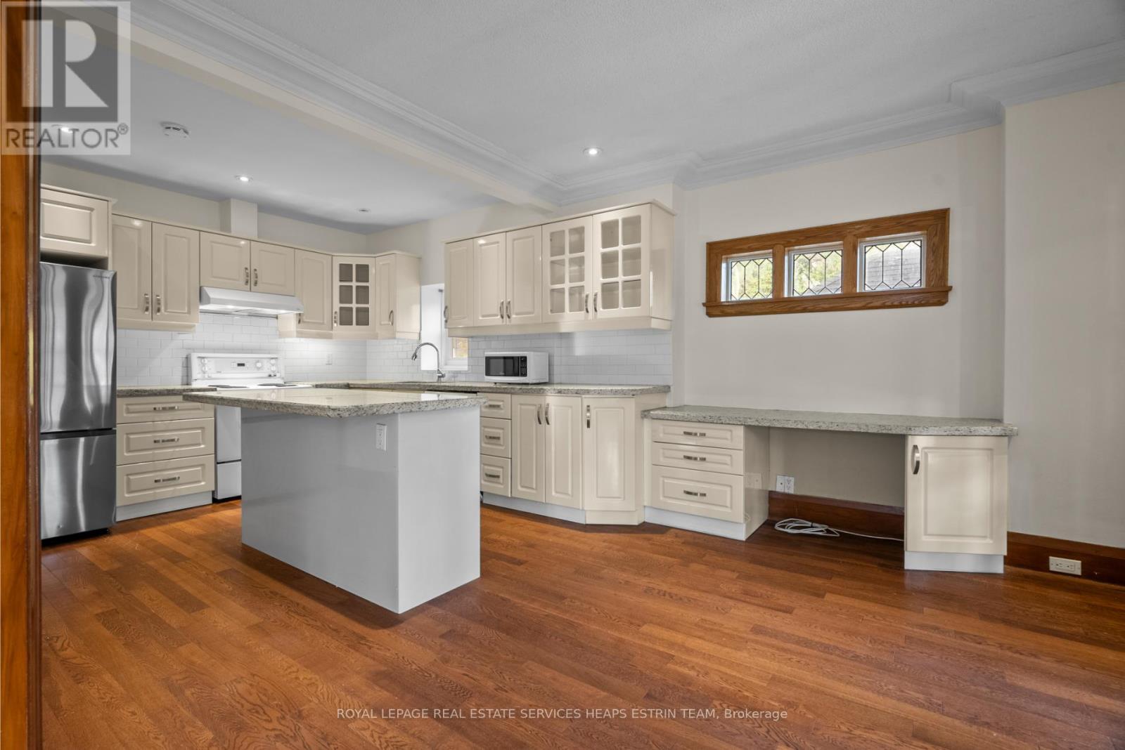 












MAIN - 88 WELLAND AVENUE

,
Toronto,




Ontario
M4T2J2

