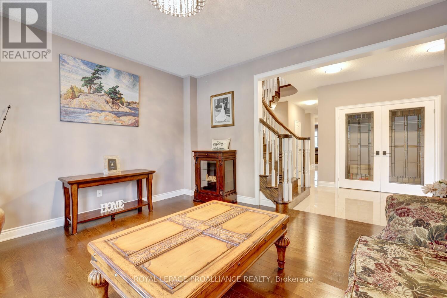 












497 CUSICK CIRCLE

,
Milton (HA Harrison),




Ontario
L9T0M9


