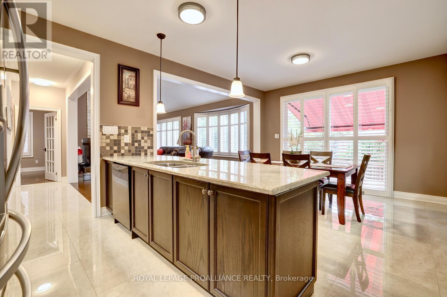 












497 CUSICK CIRCLE

,
Milton (HA Harrison),




Ontario
L9T0M9

