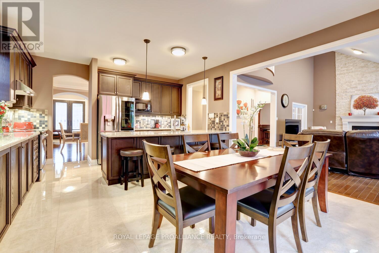 












497 CUSICK CIRCLE

,
Milton (HA Harrison),




Ontario
L9T0M9

