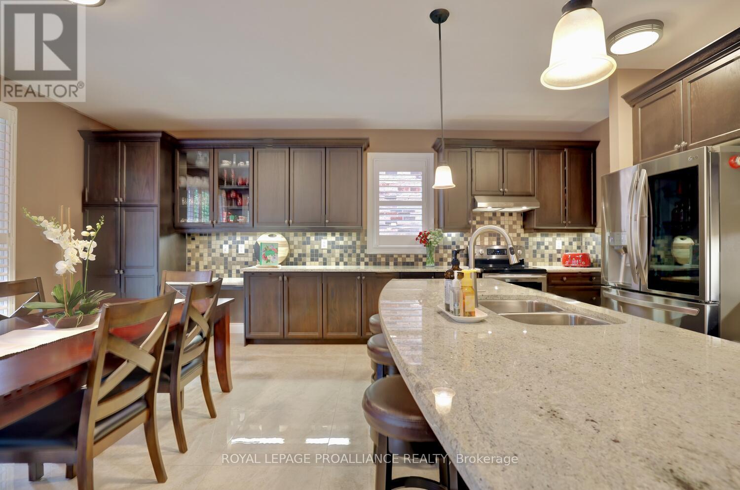 












497 CUSICK CIRCLE

,
Milton (HA Harrison),




Ontario
L9T0M9

