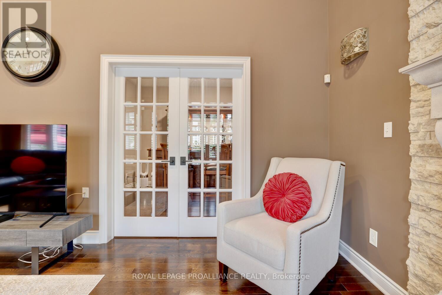 












497 CUSICK CIRCLE

,
Milton (HA Harrison),




Ontario
L9T0M9

