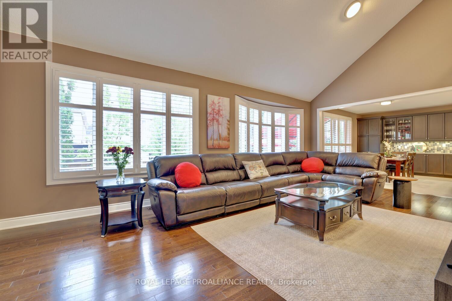 












497 CUSICK CIRCLE

,
Milton (HA Harrison),




Ontario
L9T0M9

