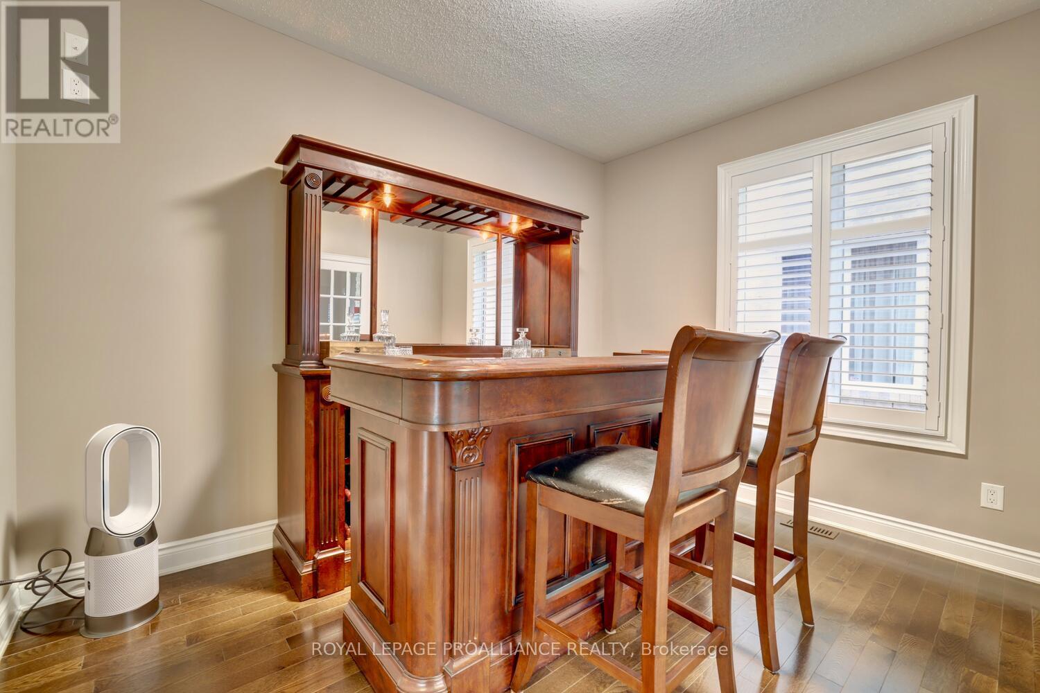 












497 CUSICK CIRCLE

,
Milton (HA Harrison),




Ontario
L9T0M9

