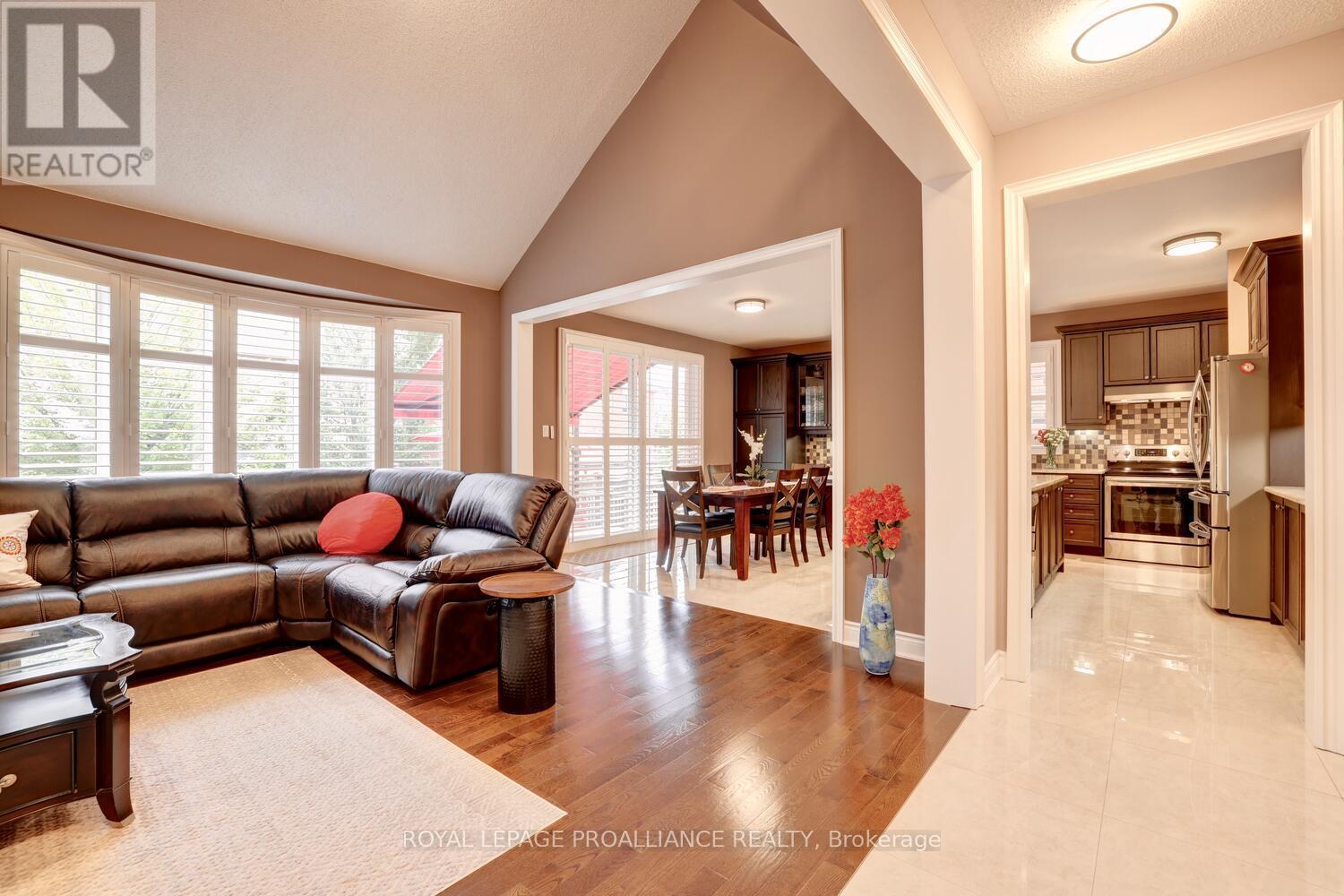 












497 CUSICK CIRCLE

,
Milton (HA Harrison),




Ontario
L9T0M9


