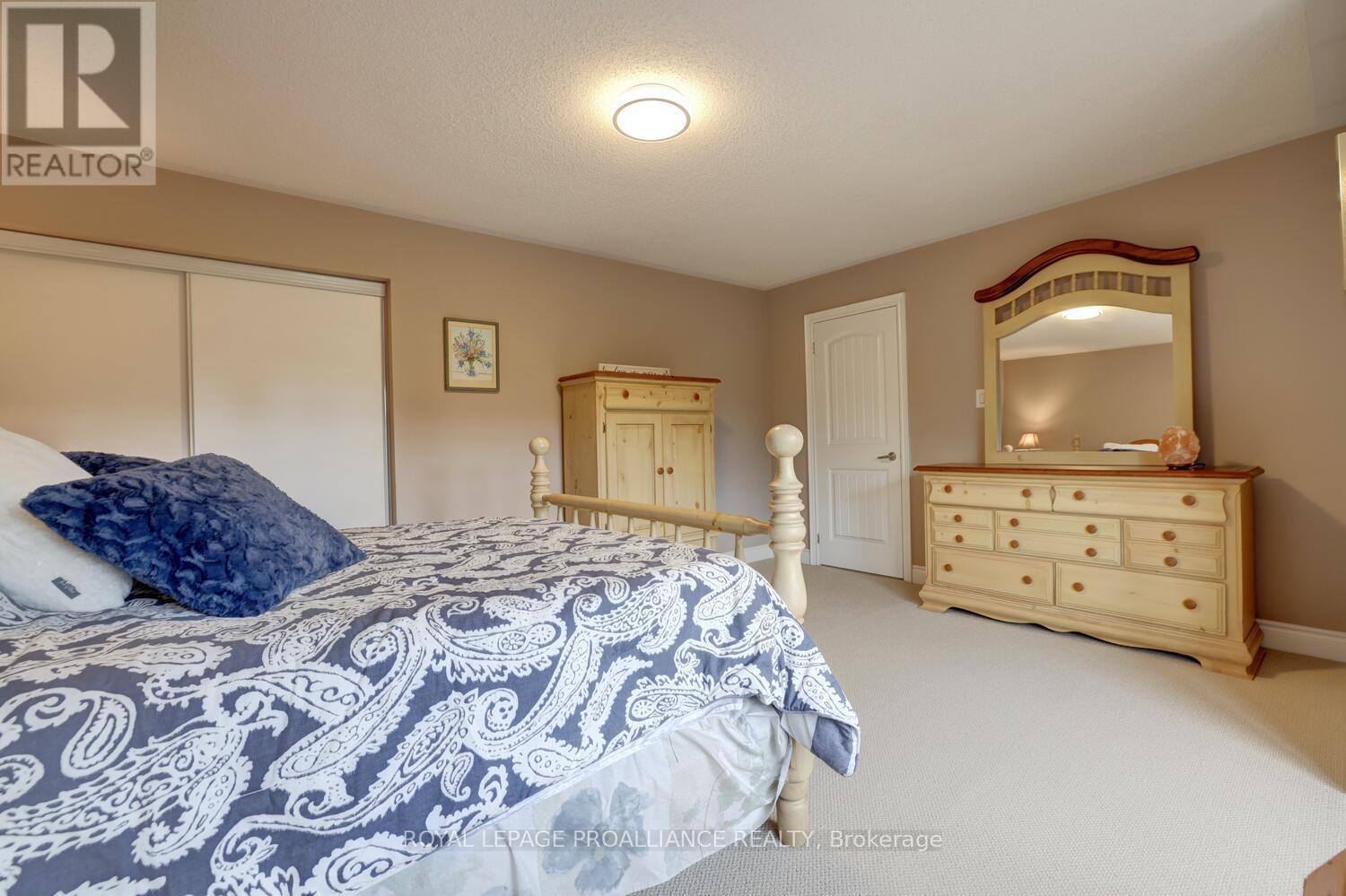 












497 CUSICK CIRCLE

,
Milton (HA Harrison),




Ontario
L9T0M9

