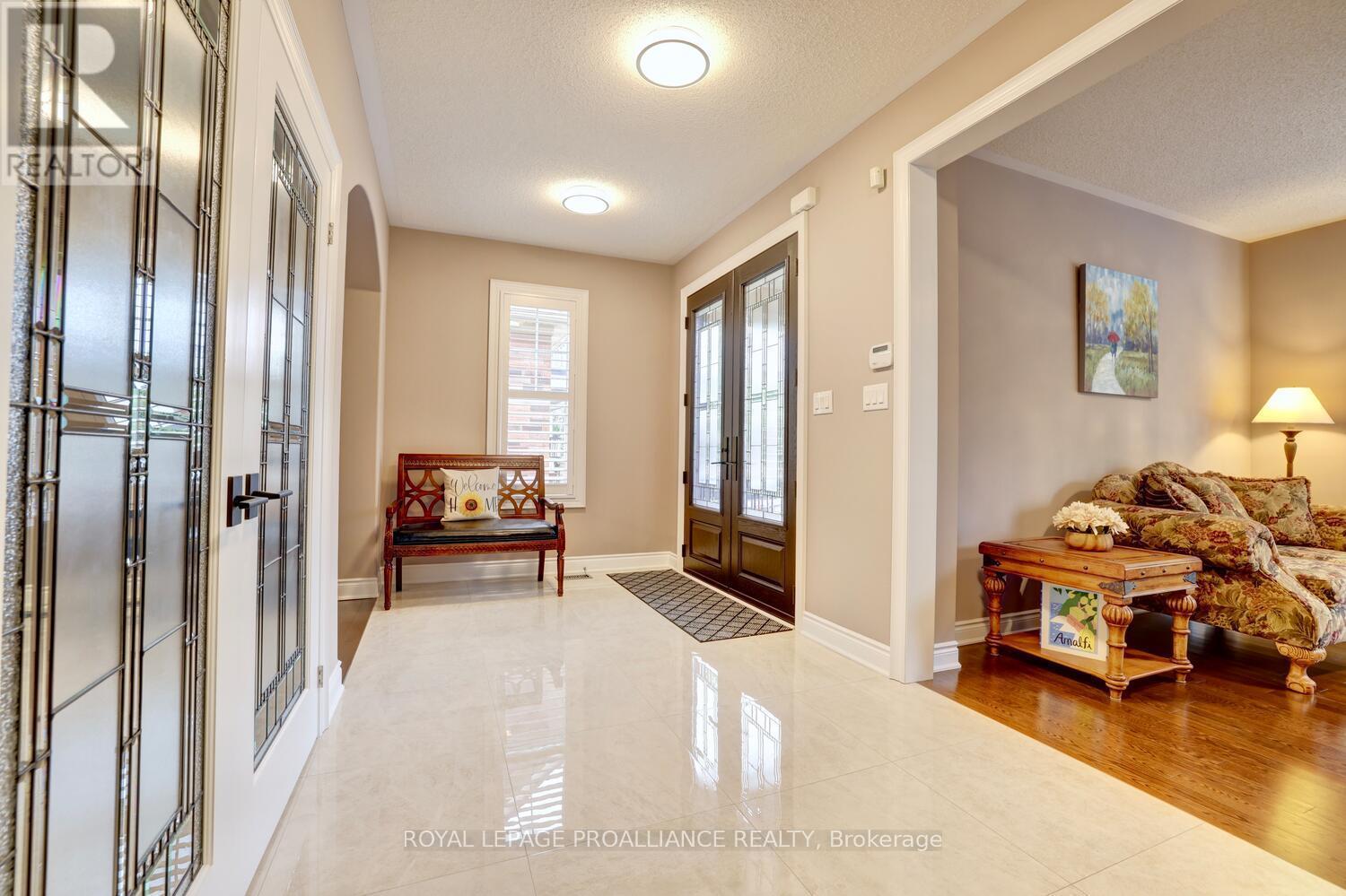 












497 CUSICK CIRCLE

,
Milton (HA Harrison),




Ontario
L9T0M9

