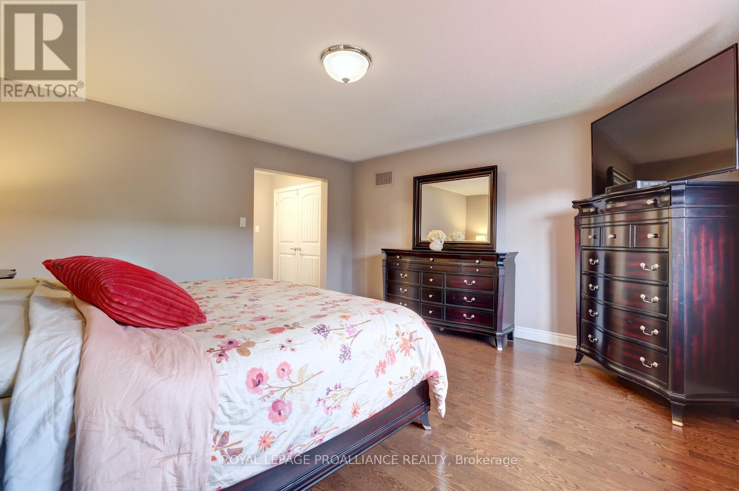 












497 CUSICK CIRCLE

,
Milton (HA Harrison),




Ontario
L9T0M9

