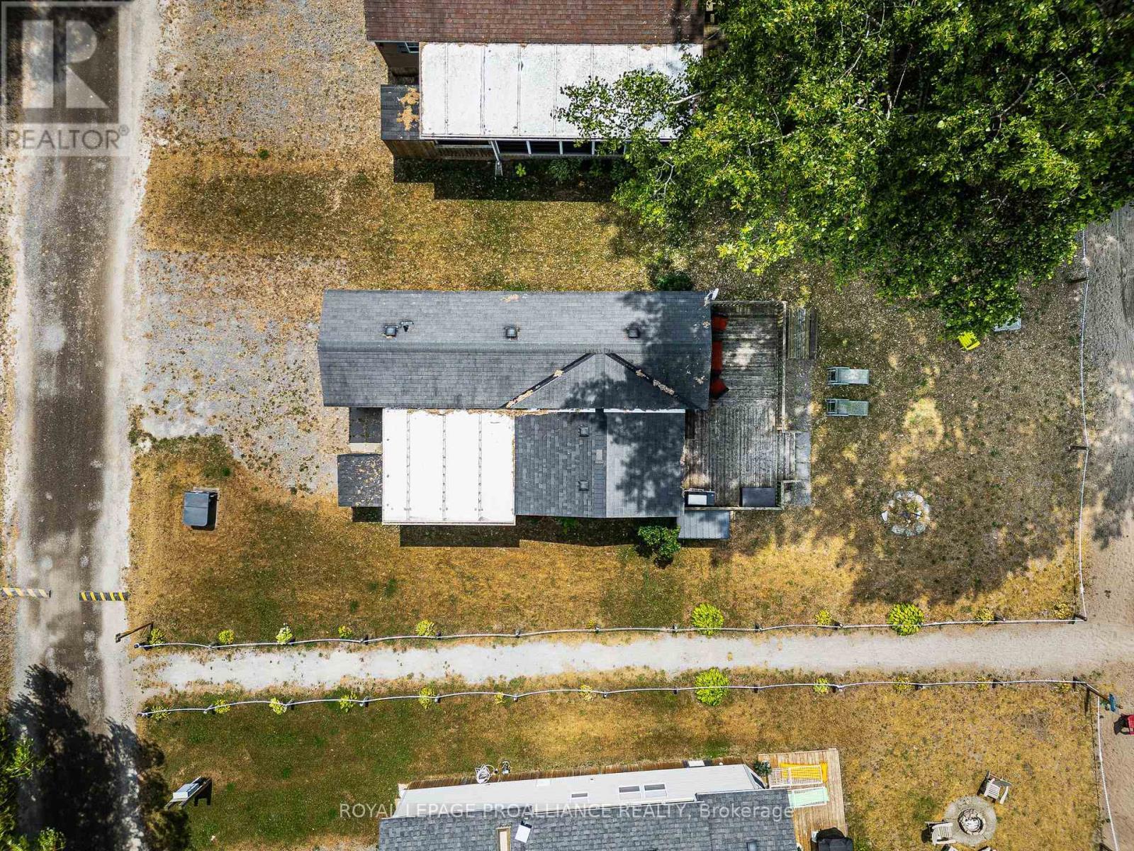 












13 BEACH VIEW LANE - 486 COUNTY ROAD 18

,
Prince Edward County (Athol Ward),




Ontario
K0K1P0

