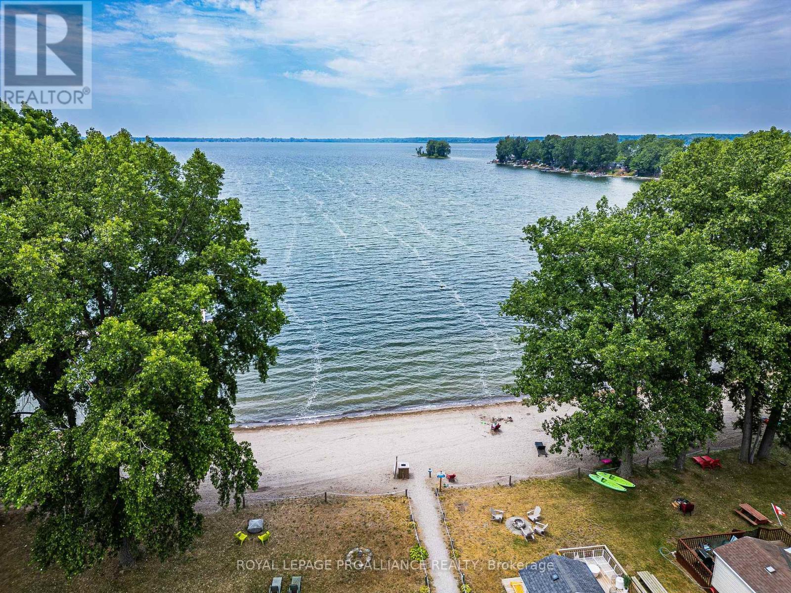 












13 BEACH VIEW LANE - 486 COUNTY ROAD 18

,
Prince Edward County (Athol Ward),




Ontario
K0K1P0

