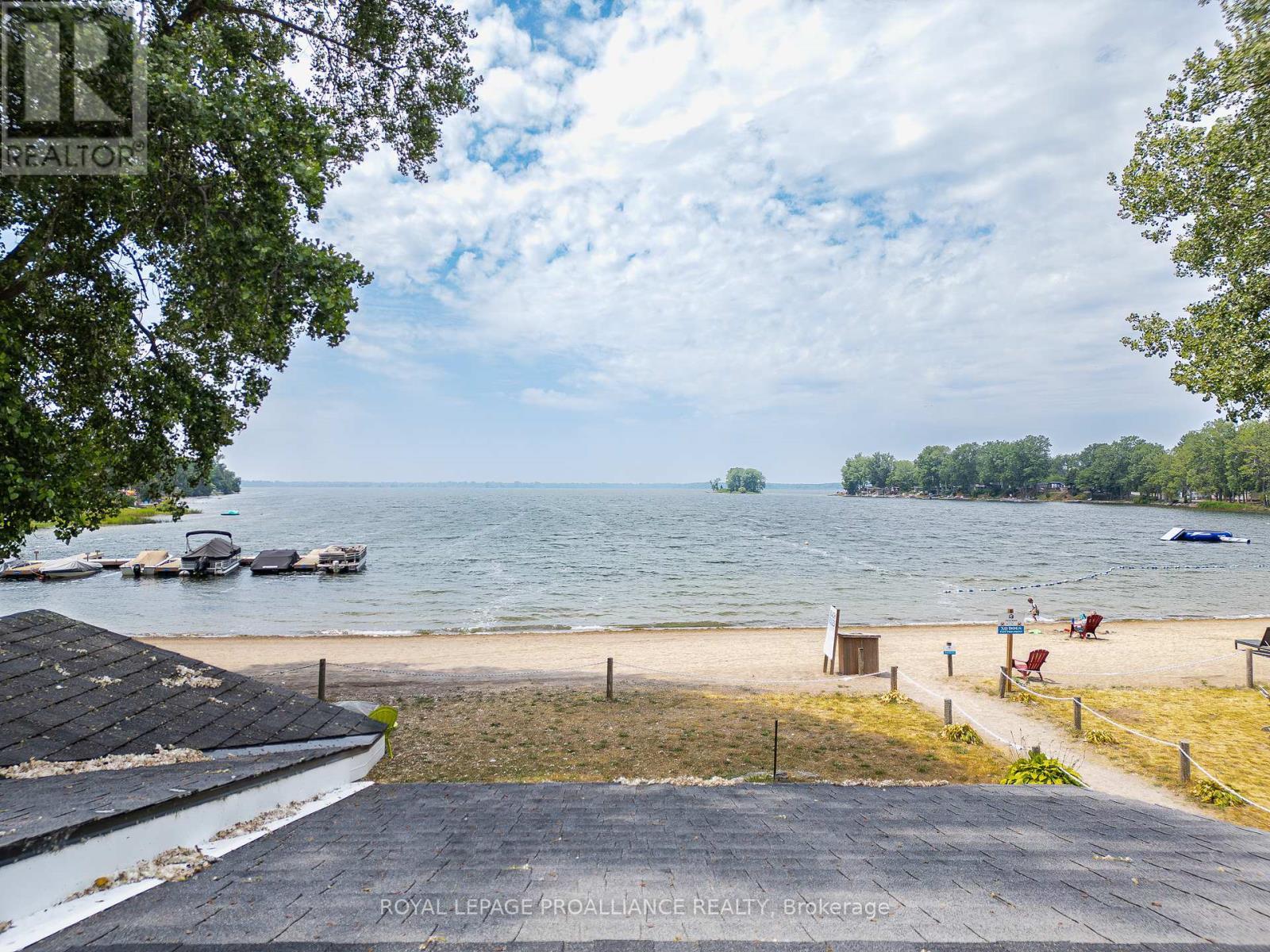 












13 BEACH VIEW LANE - 486 COUNTY ROAD 18

,
Prince Edward County (Athol Ward),




Ontario
K0K1P0

