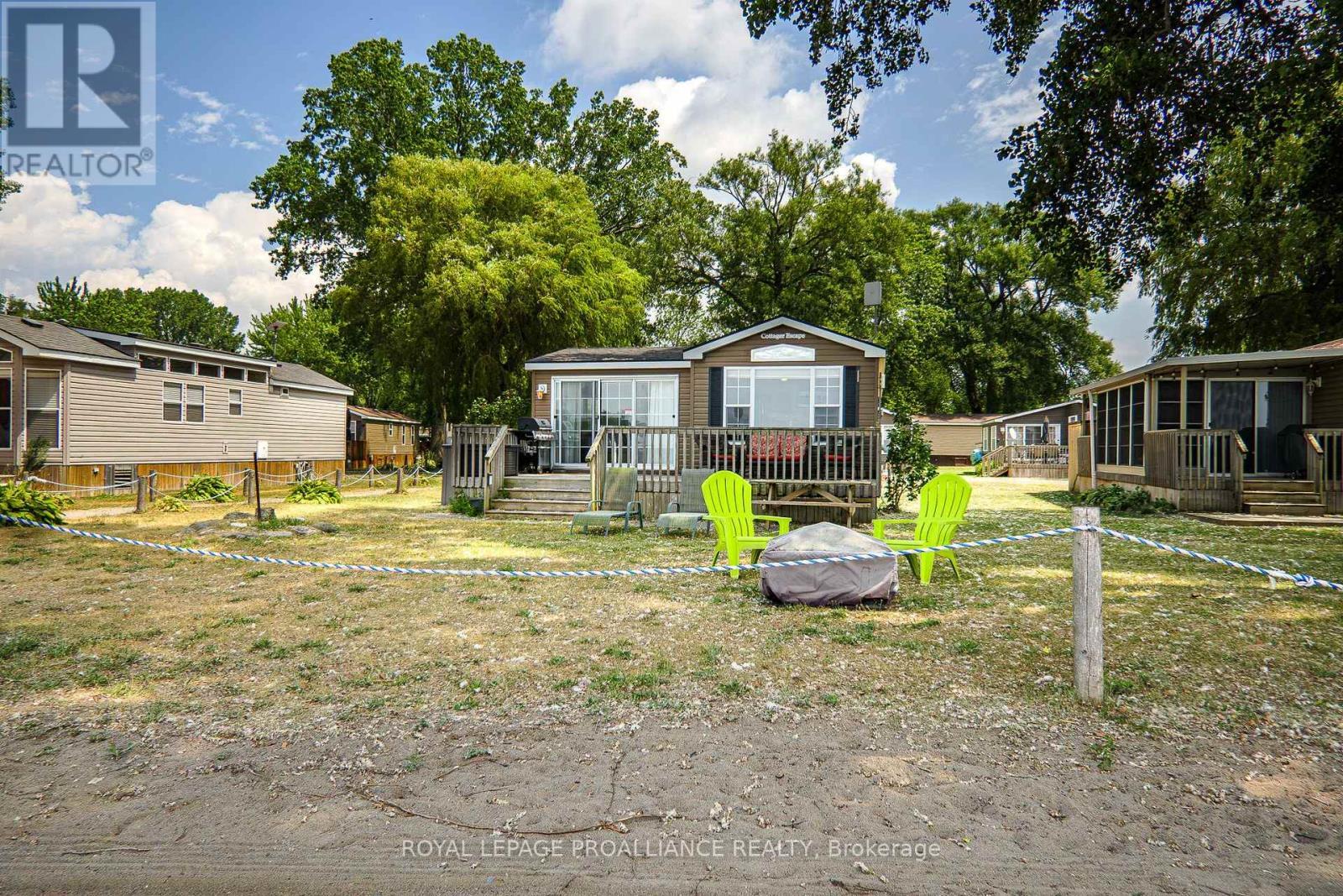 












13 BEACH VIEW LANE - 486 COUNTY ROAD 18

,
Prince Edward County (Athol Ward),




Ontario
K0K1P0


