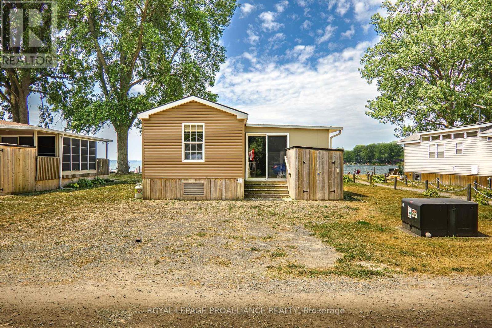 












13 BEACH VIEW LANE - 486 COUNTY ROAD 18

,
Prince Edward County (Athol Ward),




Ontario
K0K1P0

