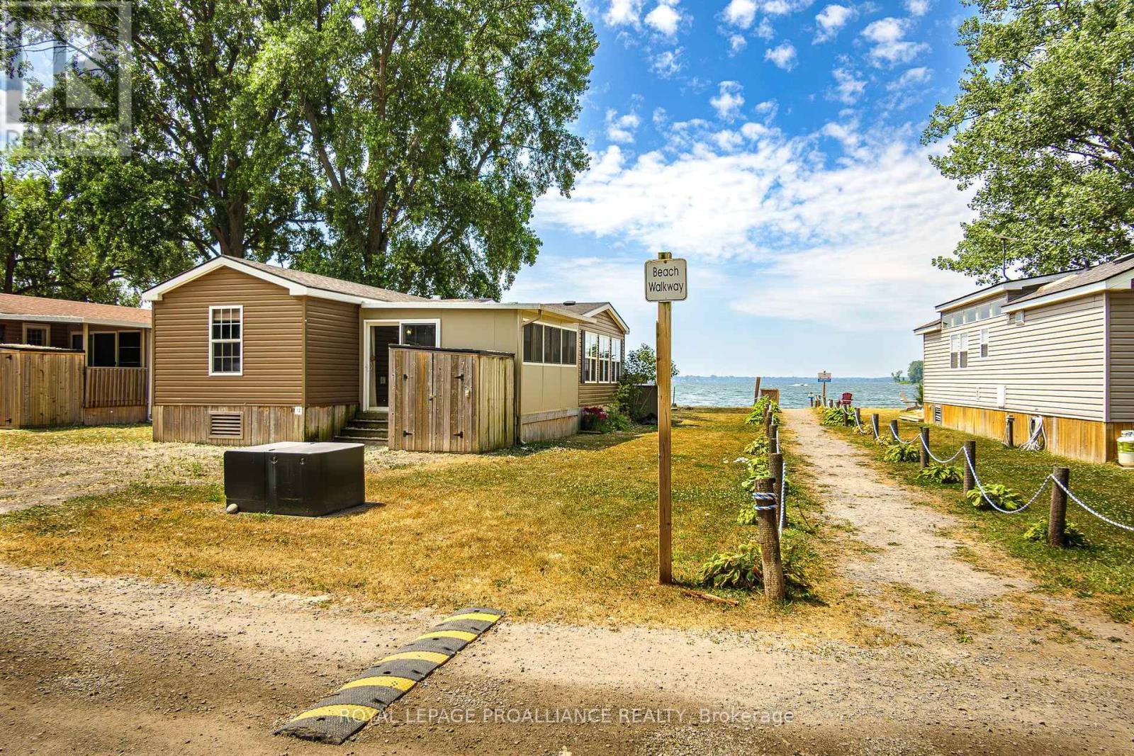 












13 BEACH VIEW LANE - 486 COUNTY ROAD 18

,
Prince Edward County (Athol Ward),




Ontario
K0K1P0

