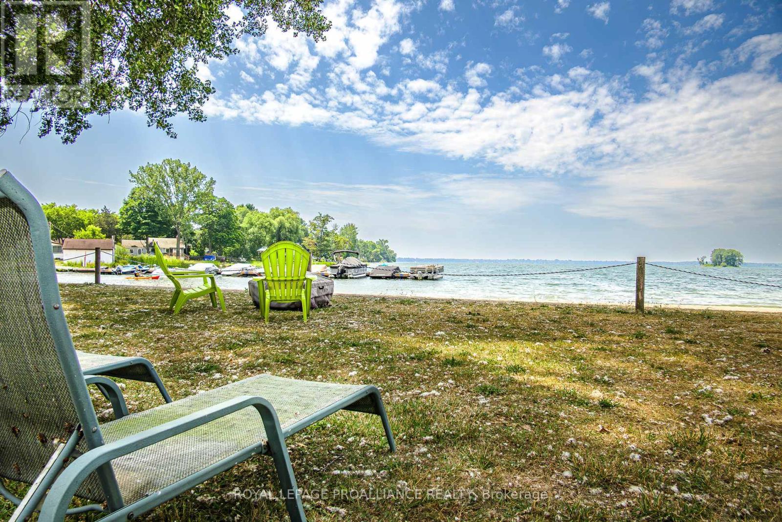 












13 BEACH VIEW LANE - 486 COUNTY ROAD 18

,
Prince Edward County (Athol Ward),




Ontario
K0K1P0


