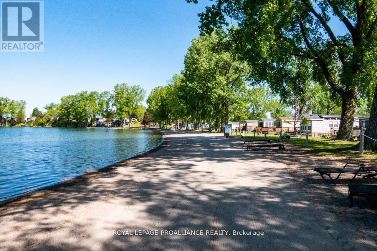 












13 BEACH VIEW LANE - 486 COUNTY ROAD 18

,
Prince Edward County (Athol Ward),




Ontario
K0K1P0

