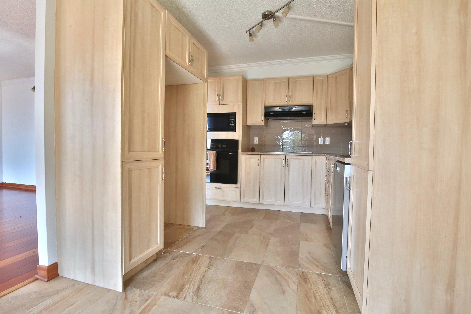 









51


Place Charles-Le Moyne

, T301,
Longueuil (Le Vieux-Longueuil),




QC
J4K5G6

