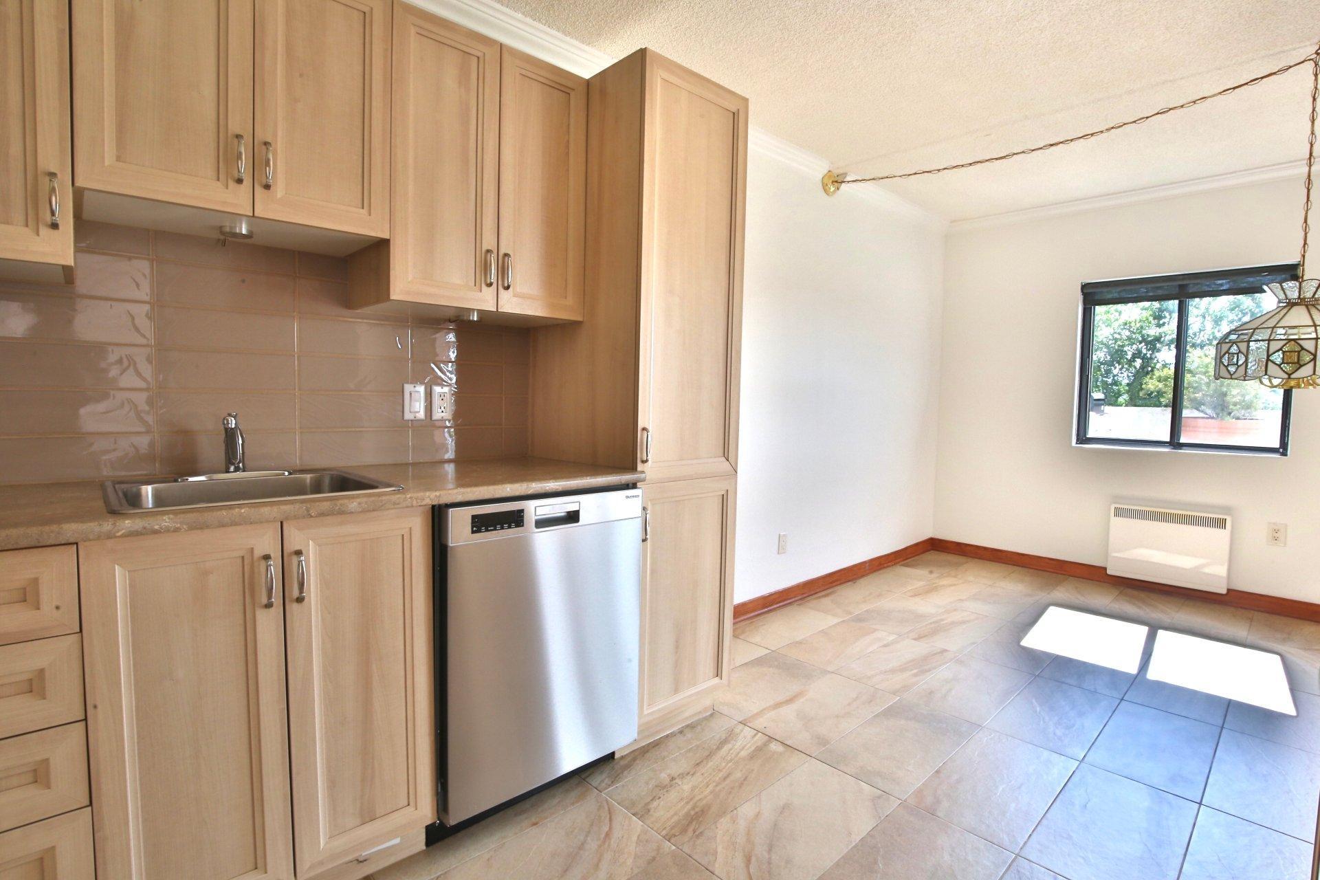 









51


Place Charles-Le Moyne

, T301,
Longueuil (Le Vieux-Longueuil),




QC
J4K5G6

