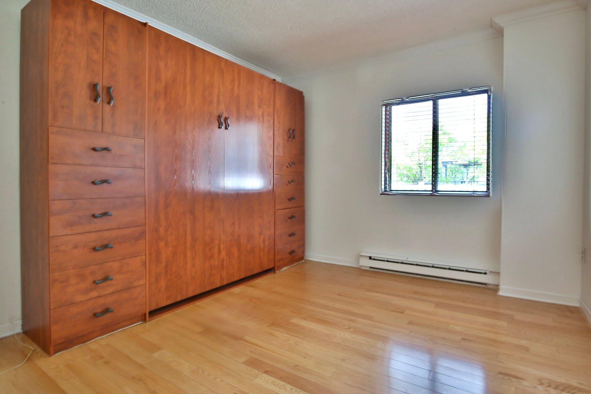 









51


Place Charles-Le Moyne

, T301,
Longueuil (Le Vieux-Longueuil),




QC
J4K5G6

