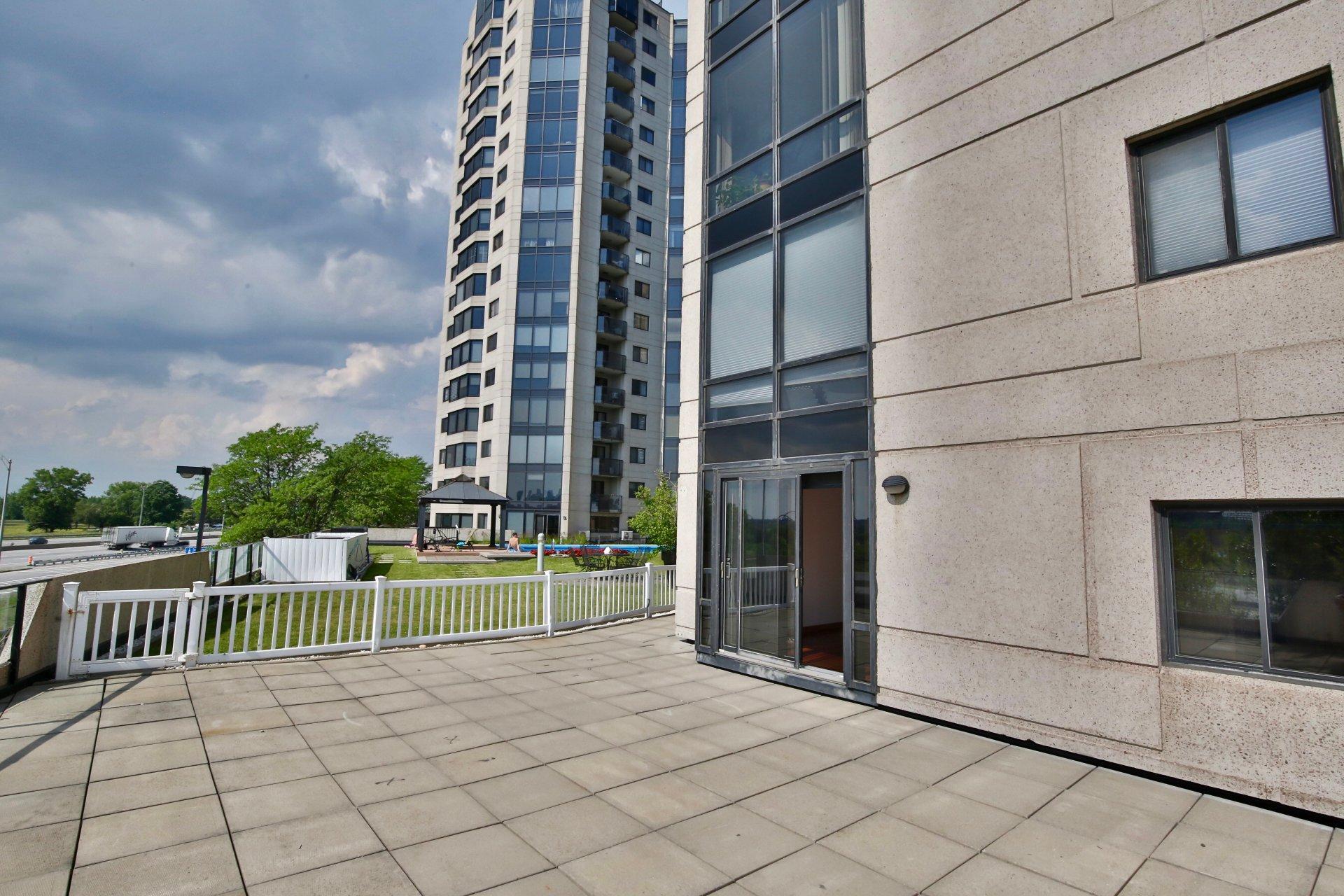 









51


Place Charles-Le Moyne

, T301,
Longueuil (Le Vieux-Longueuil),




QC
J4K5G6


