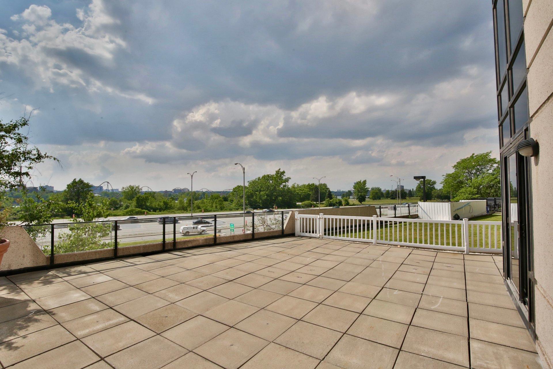 









51


Place Charles-Le Moyne

, T301,
Longueuil (Le Vieux-Longueuil),




QC
J4K5G6

